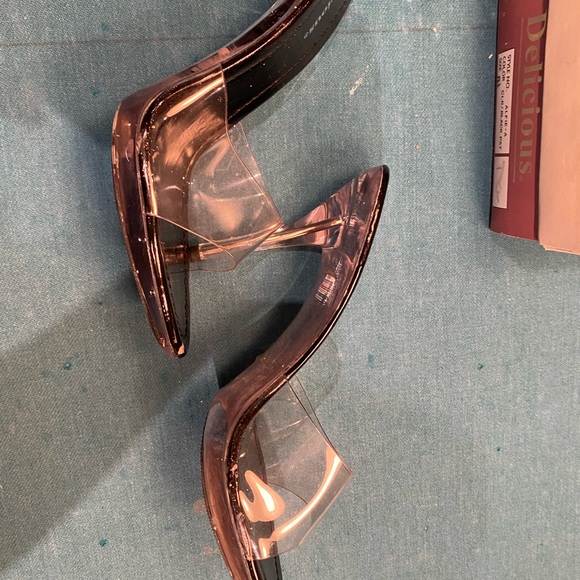 Delicious black slip on heels - Picture 3 of 7